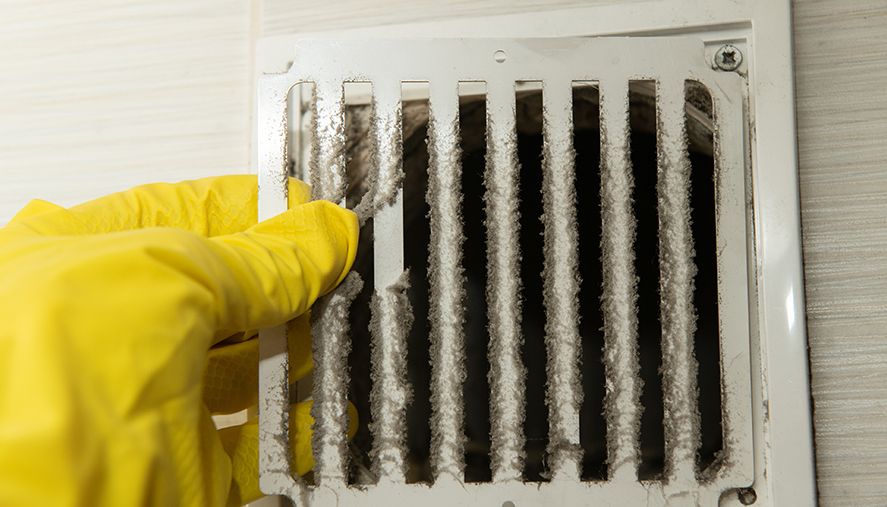Air duct cleaning in Hartland WI
